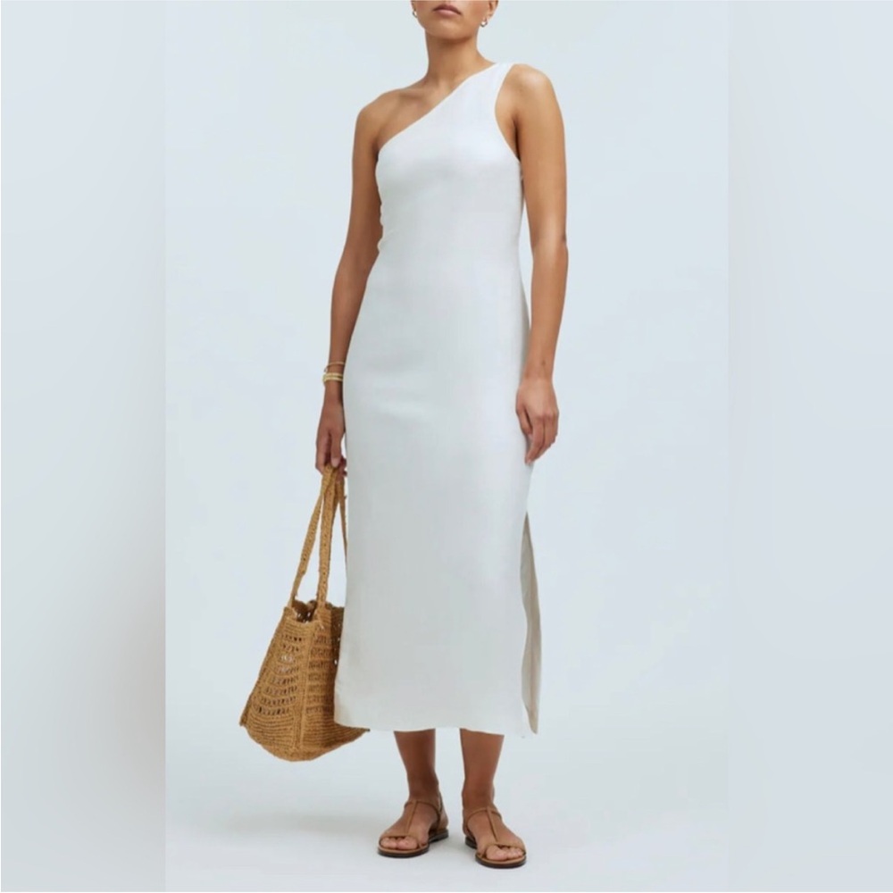 Elegant White One-Shoulder Dress